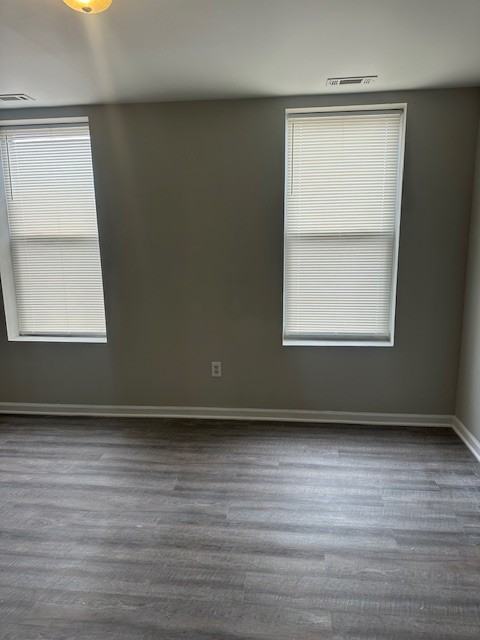 1606 E 25th St - Photo 6 of 8