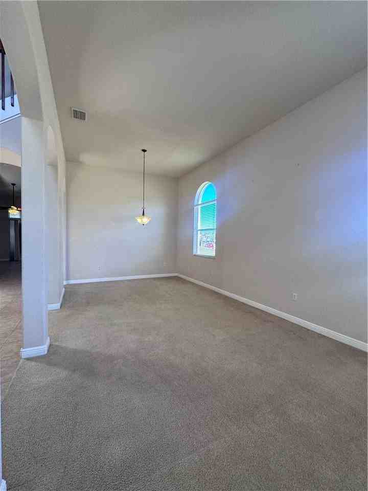 3318 Burlington Pl Sw - Photo 4 of 32