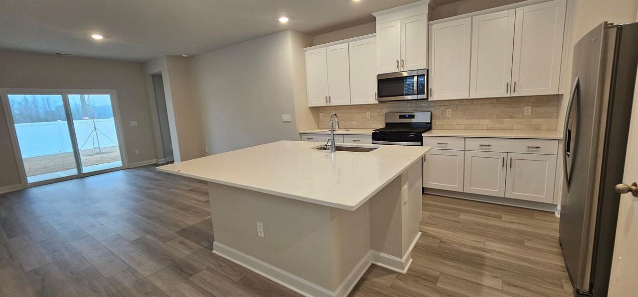 813 Cypress Preserve Cir - Photo 5 of 34