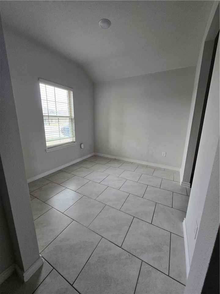 2314 Sky Crest Dr - Photo 2 of 13