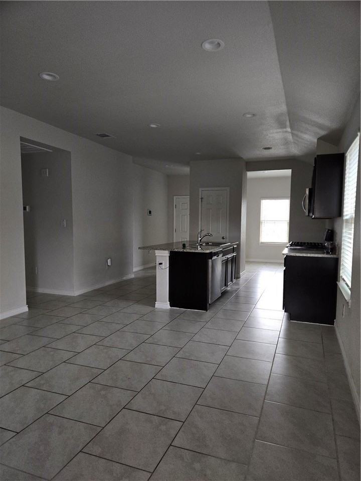 2314 Sky Crest Dr - Photo 5 of 13