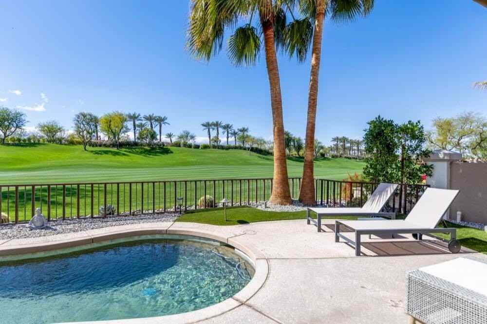 293 Desert Holly Dr - Photo 2 of 43