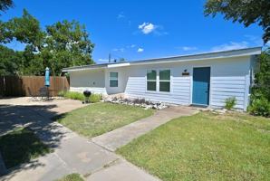 featured image of 903 Pecan St