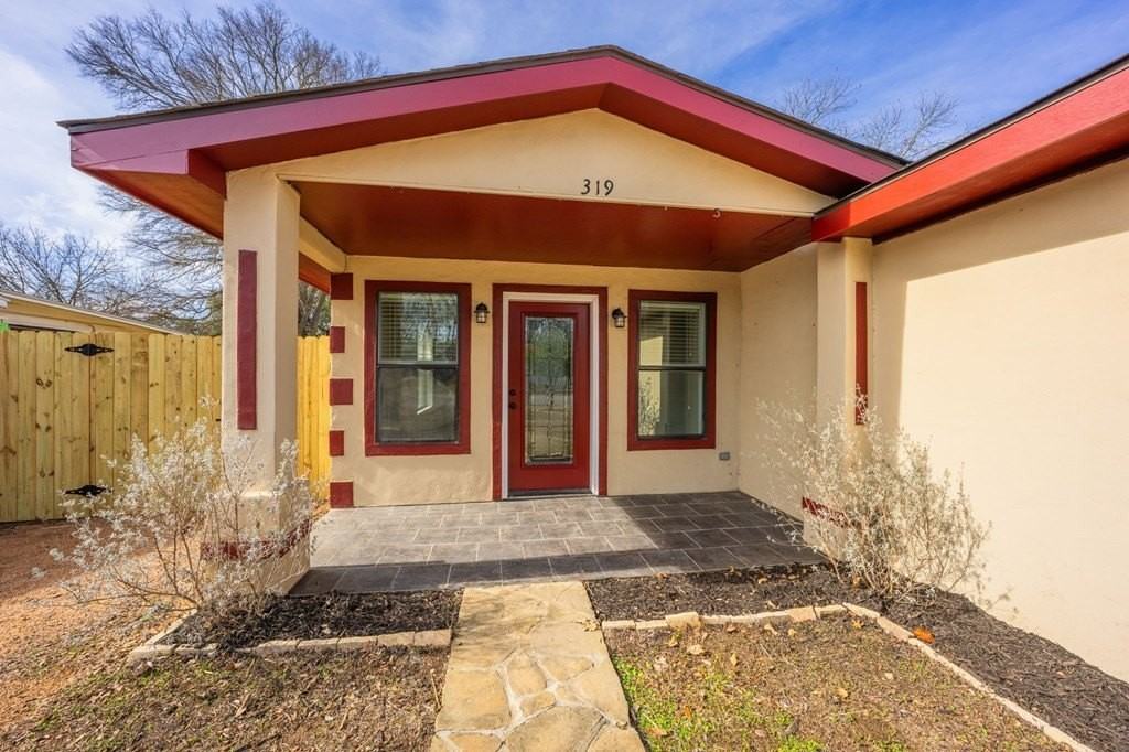 319 Pearl St - Photo 2 of 27