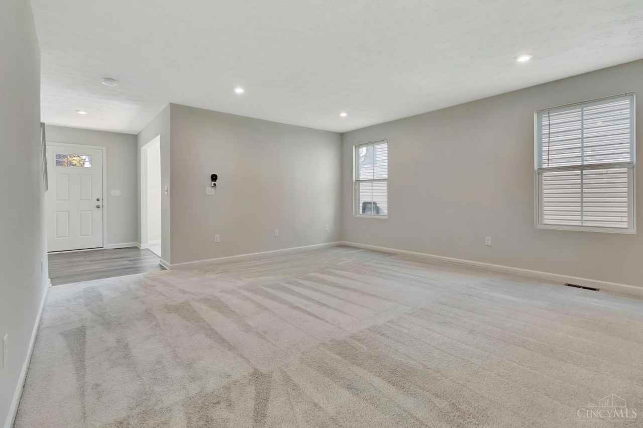 5168 Allens Ridge Dr - Photo 4 of 38