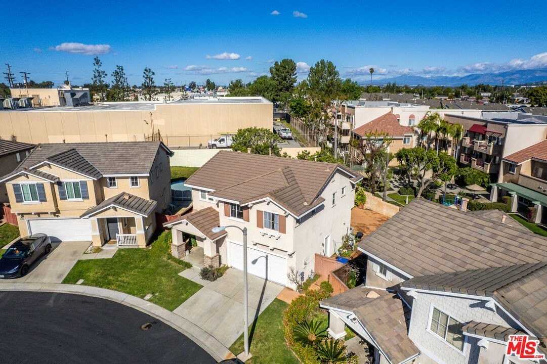 13723 Rancho Ln - Photo 4 of 40