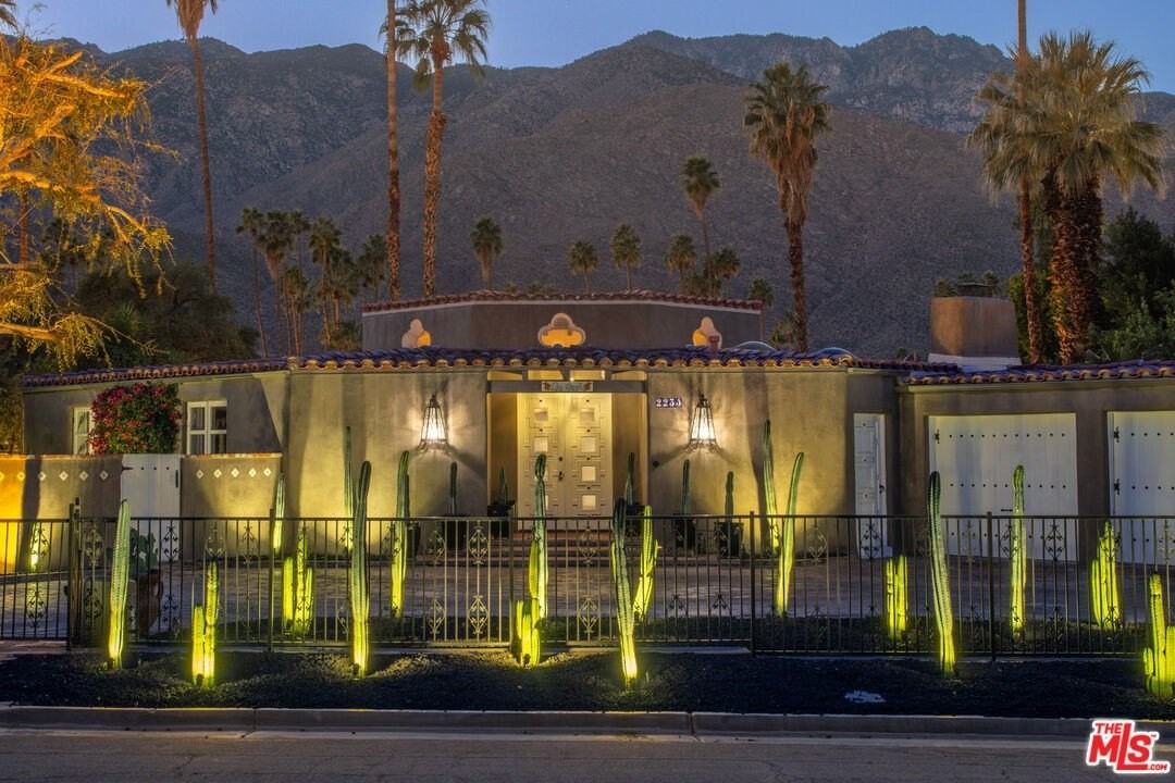 2231 S Caliente Dr - Photo 2 of 50