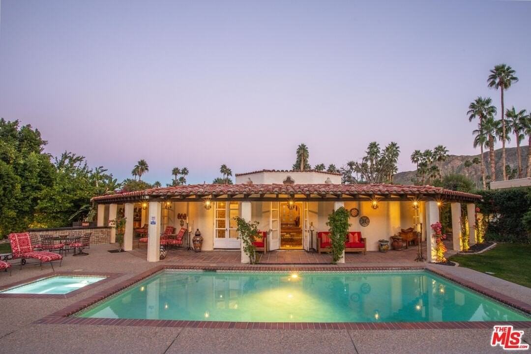 2231 S Caliente Dr - Photo 3 of 50