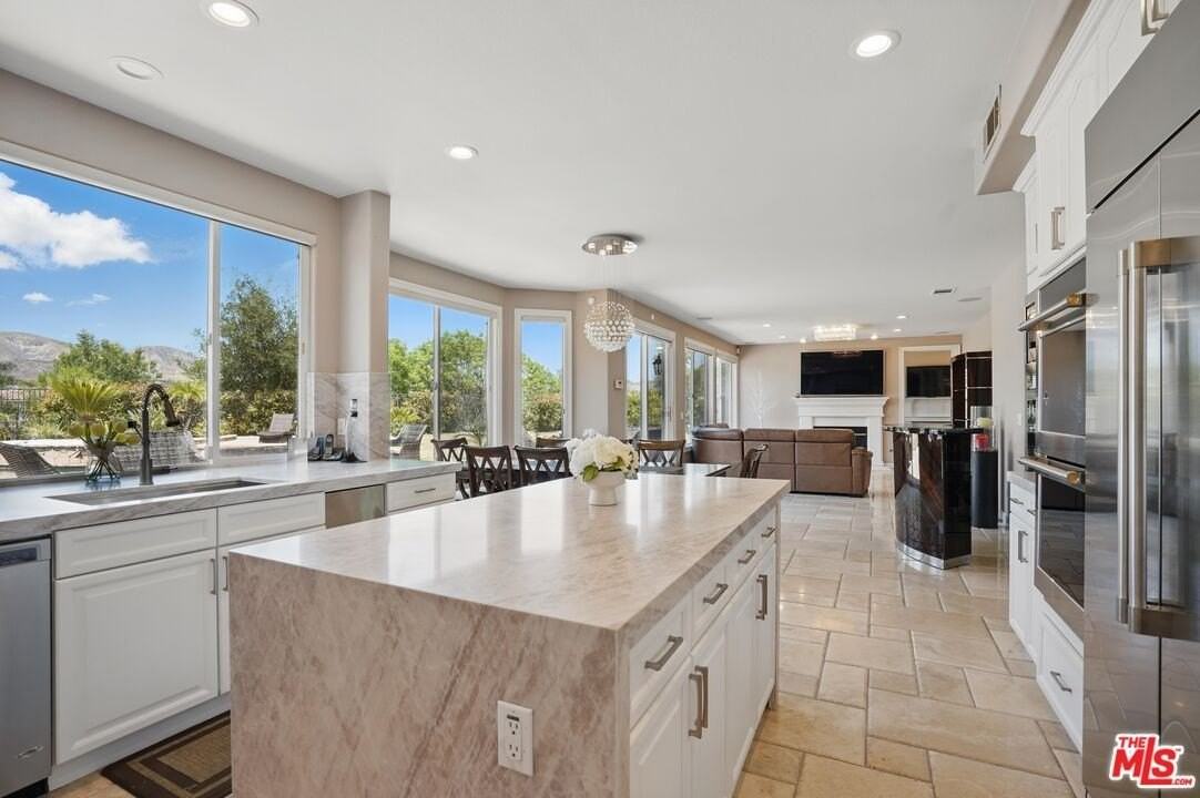 4040 Leighton Point Rd - Photo 3 of 47