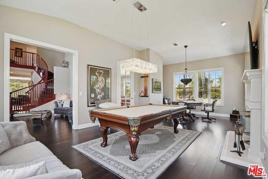 4040 Leighton Point Rd - Photo 5 of 47