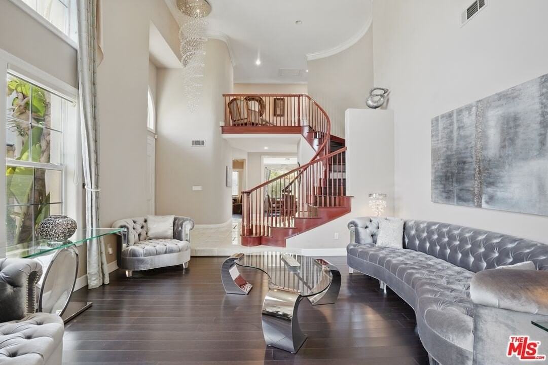 4040 Leighton Point Rd - Photo 6 of 47