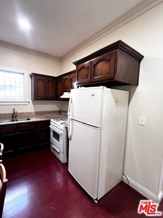 2108 Oak St - Photo 2 of 13