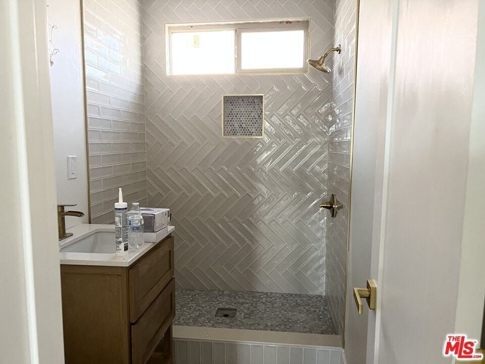 1336 W 37th Dr - Photo 4 of 14