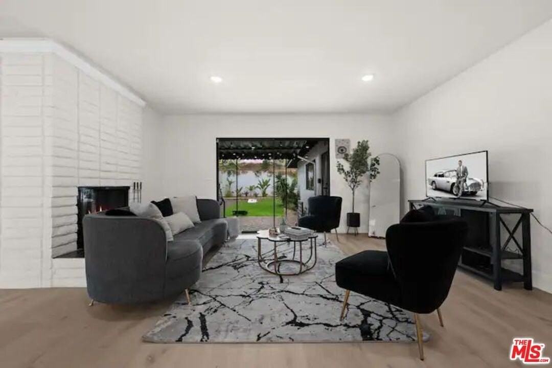 2617 S Beverly Dr - Photo 5 of 24