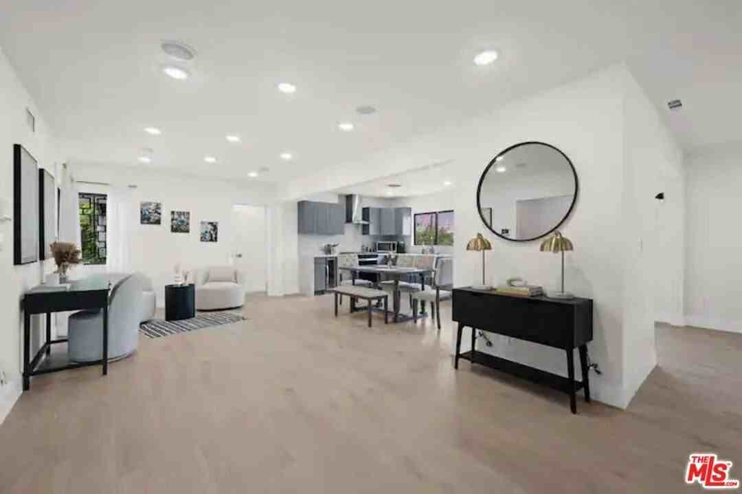 2617 S Beverly Dr - Photo 6 of 24