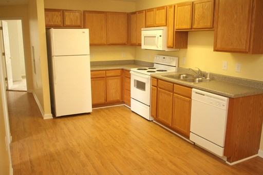 110 S Roberson St - Photo 3 of 14