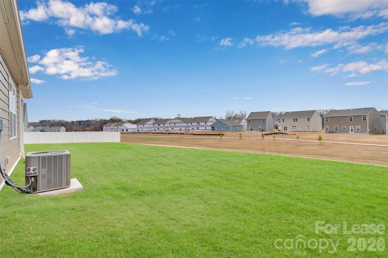 1917 Vanderlyn St - Photo 3 of 14