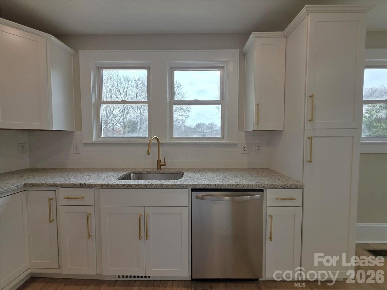 200 E 2nd St - Photo 6 of 23