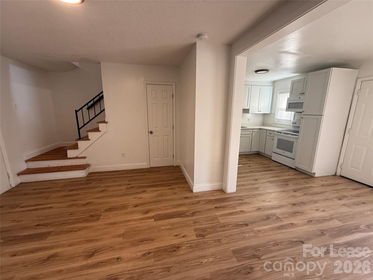 421 Honeywood Ave Apt 5b #B5 - Photo 6 of 11