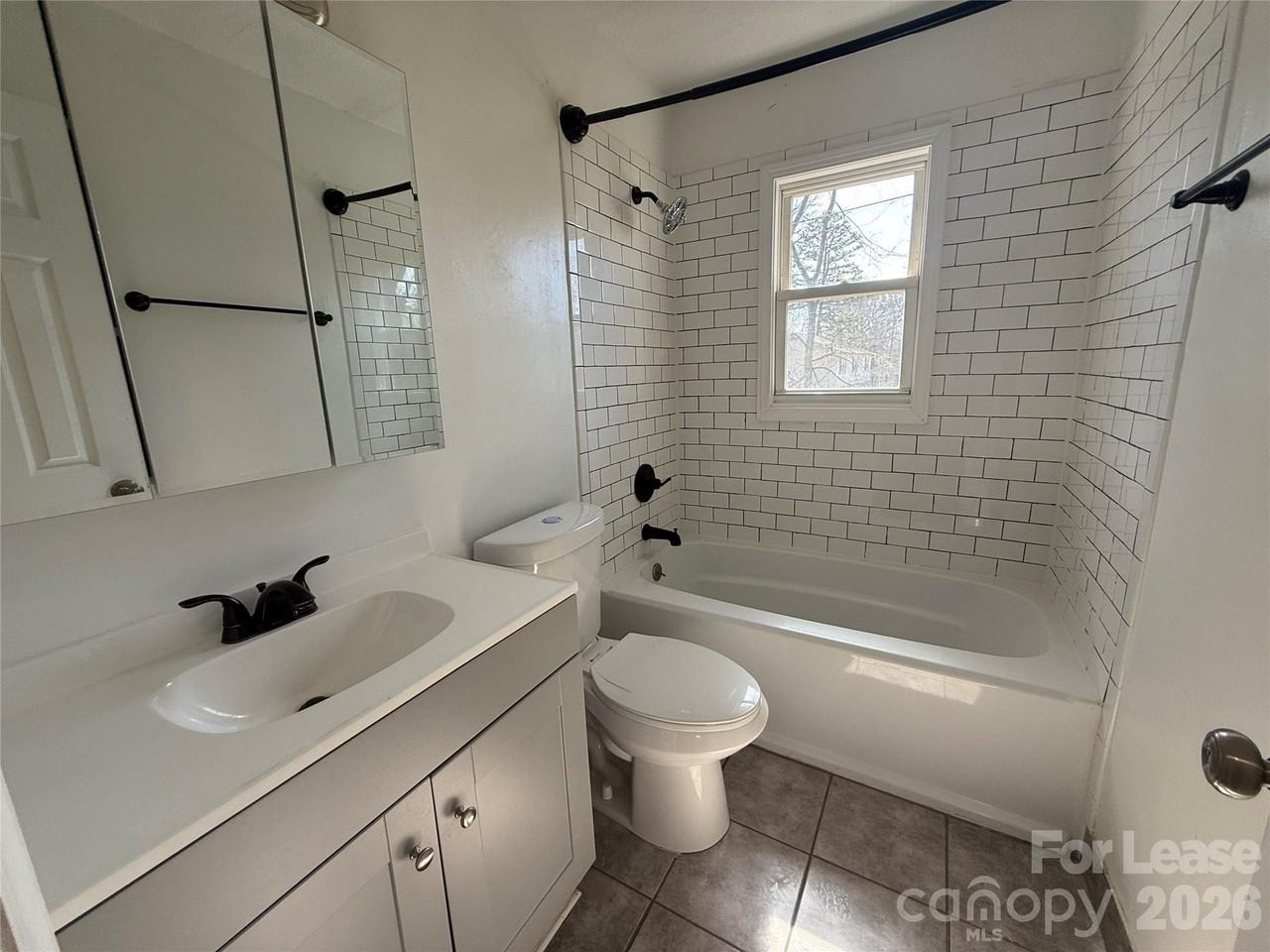 421 Honeywood Ave Apt 5b #B5 - Photo 7 of 11