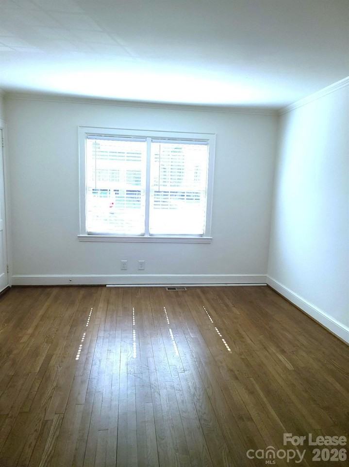 2114 Brandon Cir Apt 1 #1 - Photo 4 of 10