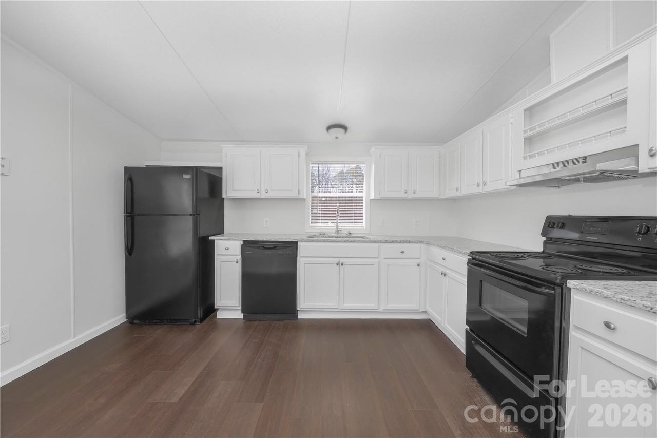 1144 Eulalia Ln - Photo 6 of 32