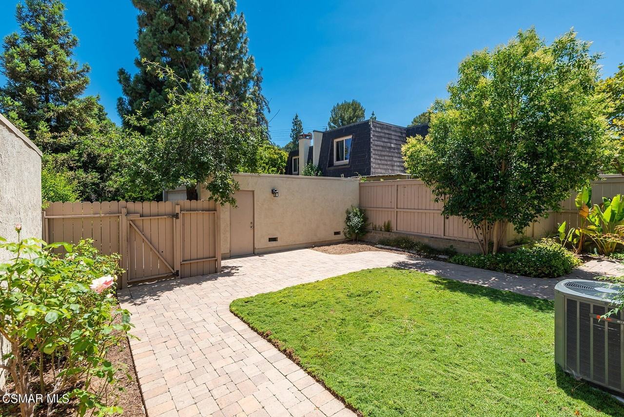 1520 Redwood Cir - Photo 2 of 27