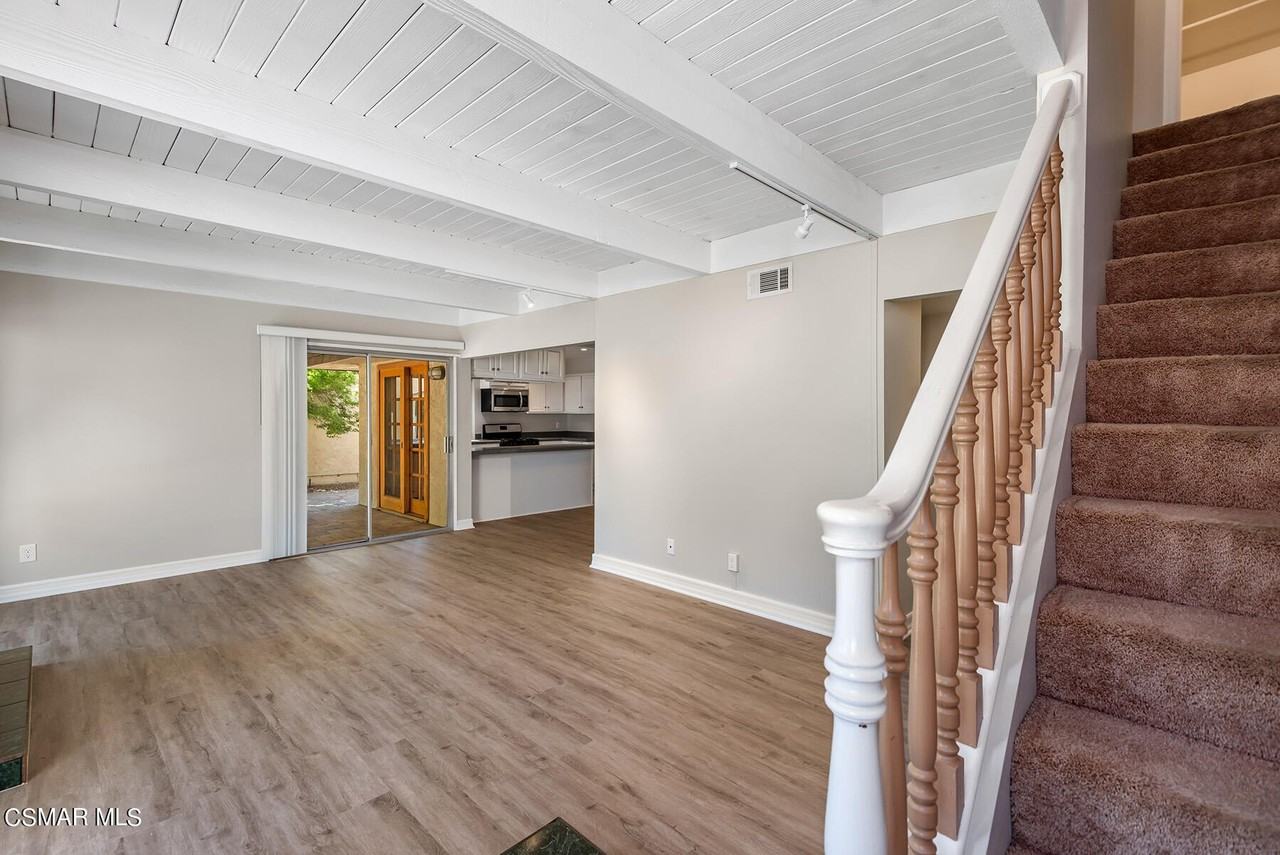 1520 Redwood Cir - Photo 5 of 27