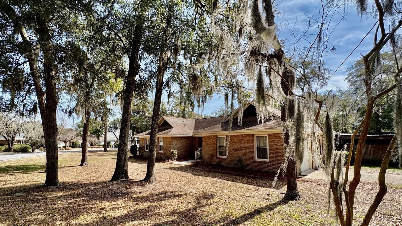 675 Ayers Dr - Photo 2 of 32