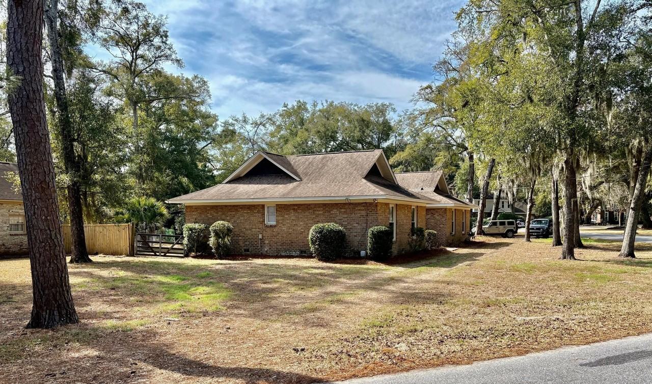 675 Ayers Dr - Photo 3 of 32