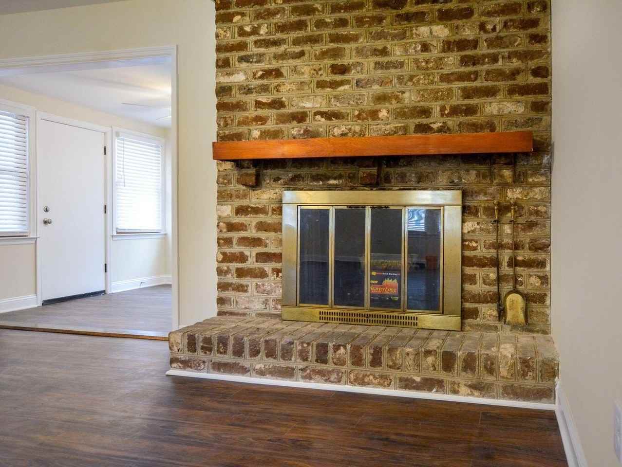 404 Rotherwood Dr - Photo 7 of 23