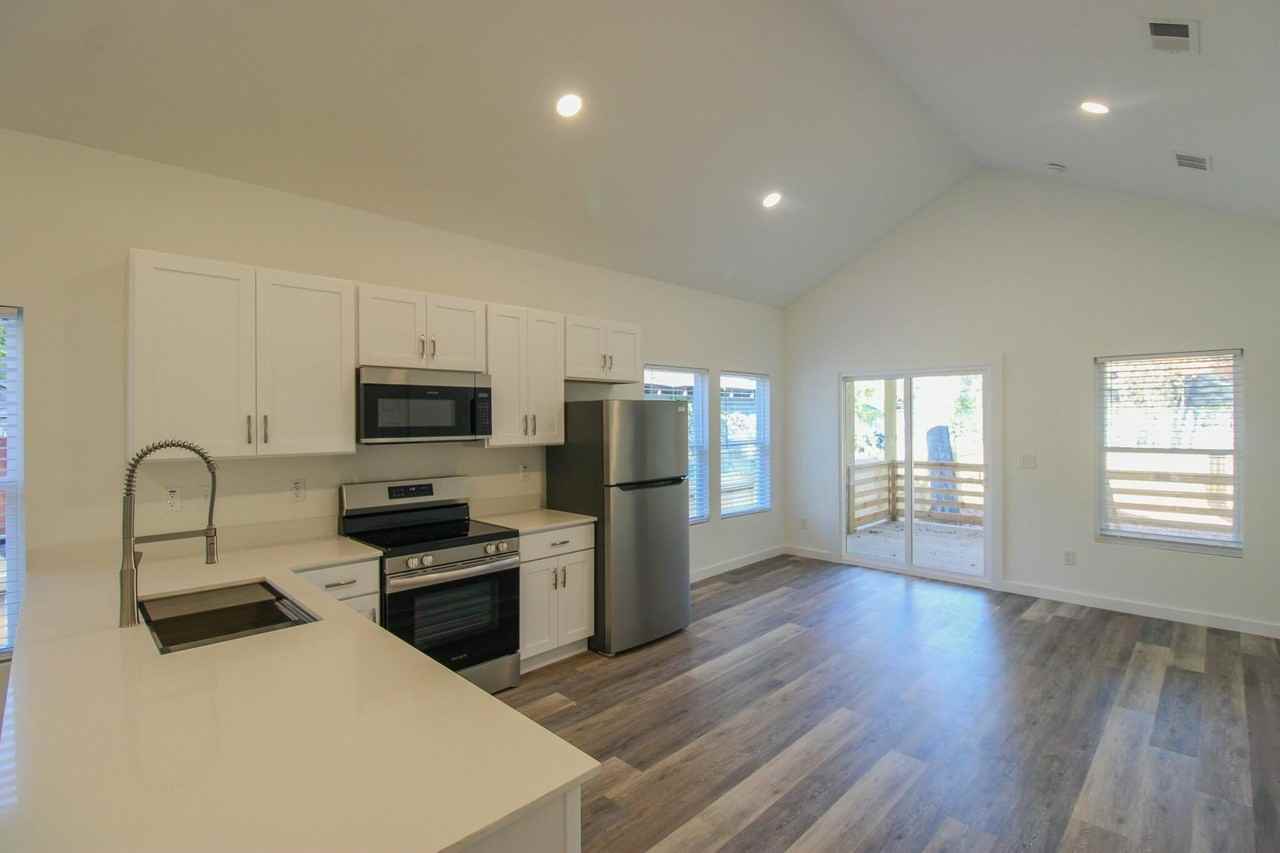 1922 Harper St - Photo 6 of 21