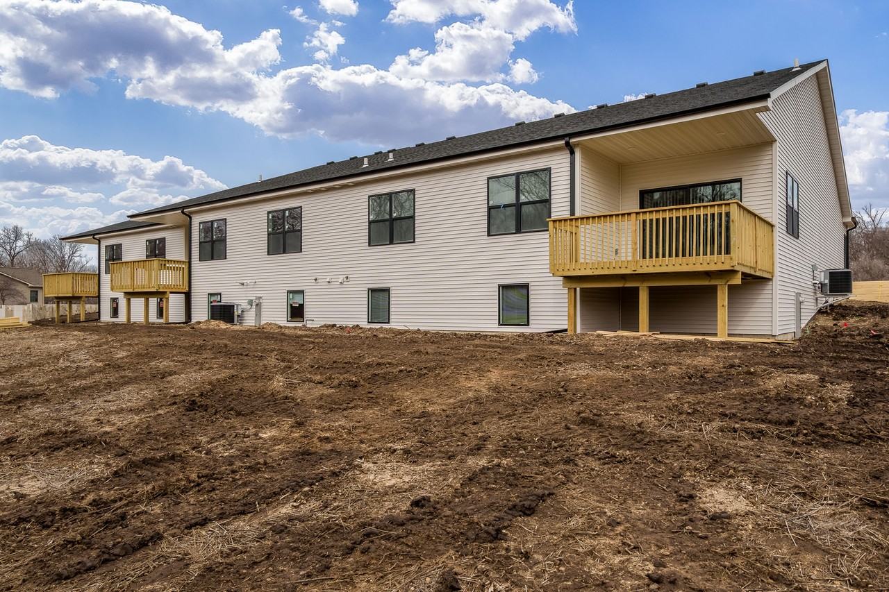 5729 Willow Creek Ln #1 - Photo 3 of 21