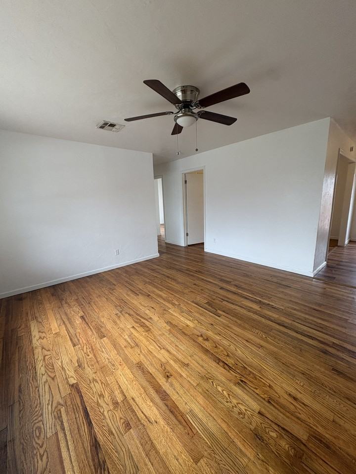 403 N Hillcrest St #1 - Photo 2 of 14