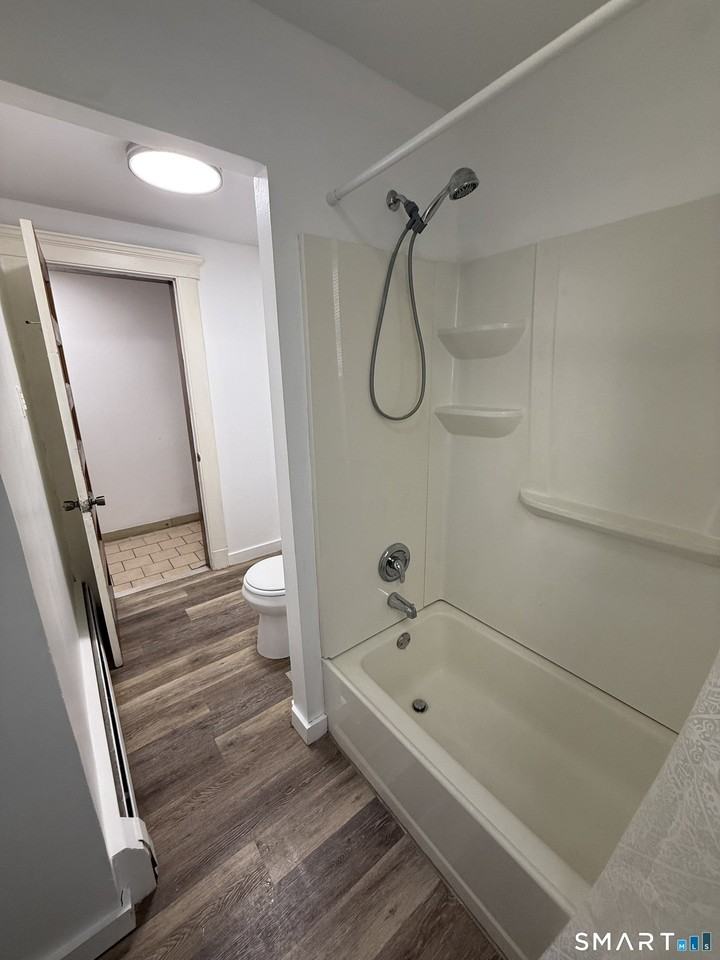 859 Edgewood Ave 1st Fl - Photo 7 of 8