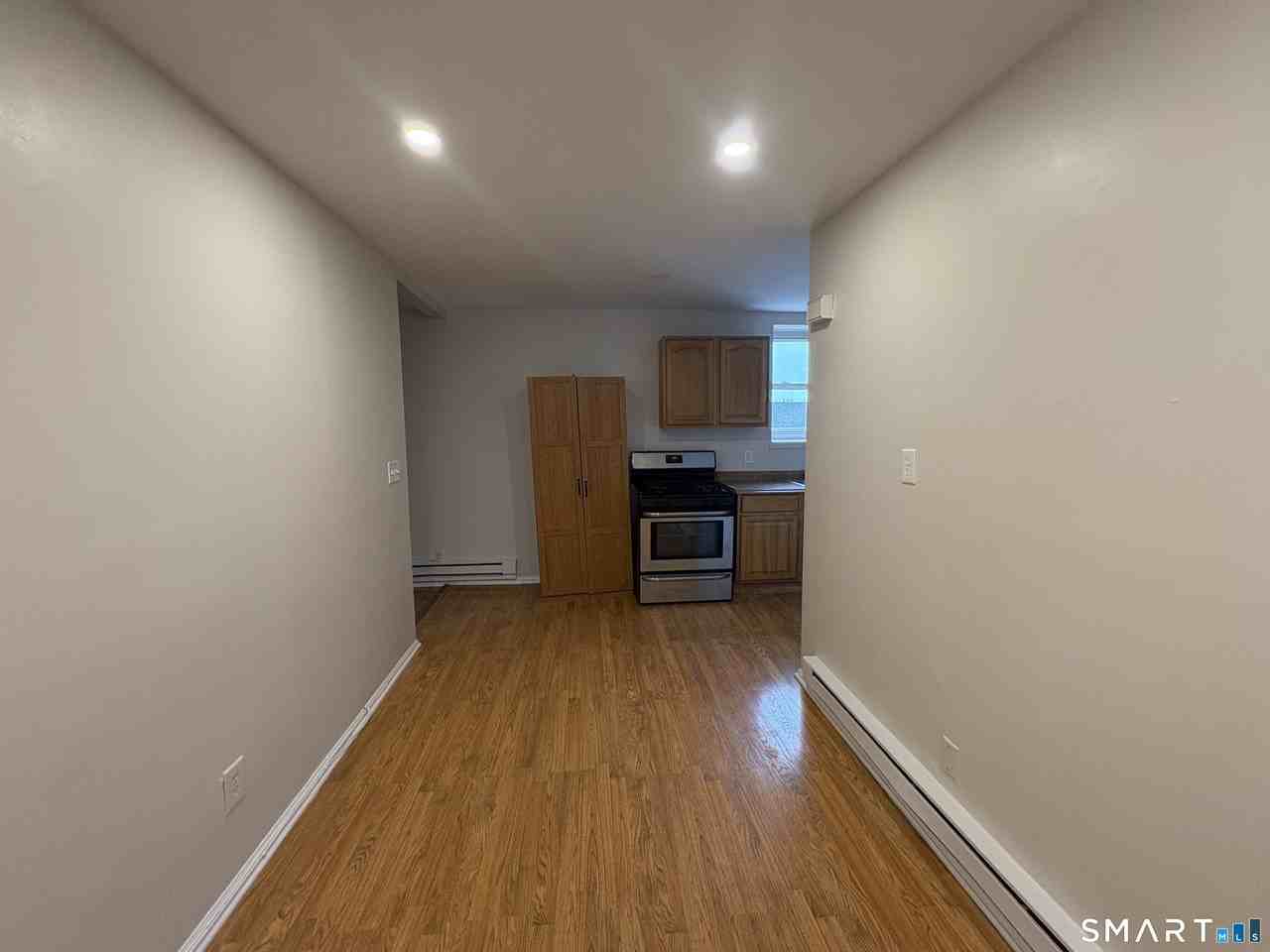 568 Newfield Ave Apt 2a #2A - Photo 6 of 18