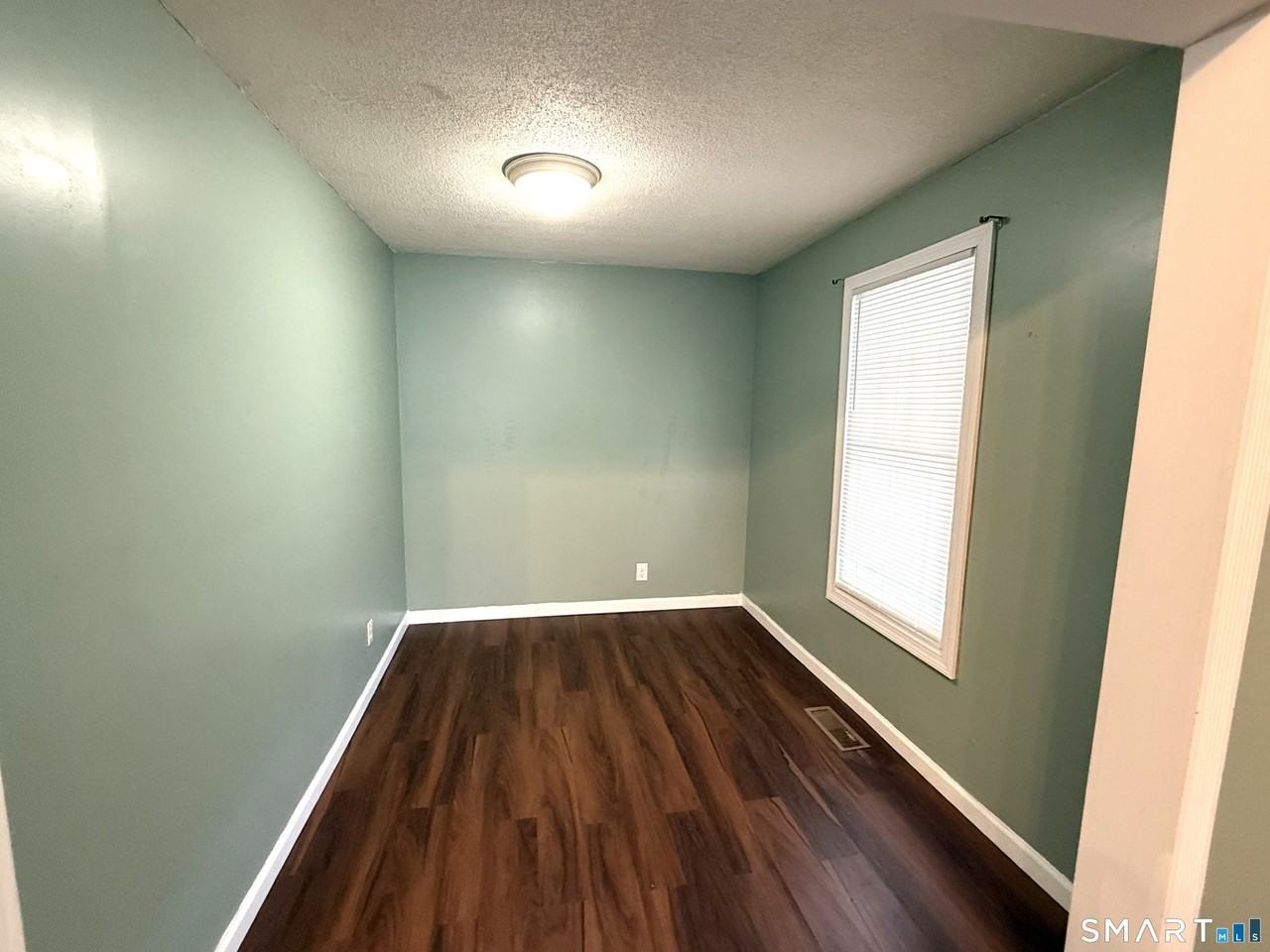 42 Wells Ave - Photo 4 of 23