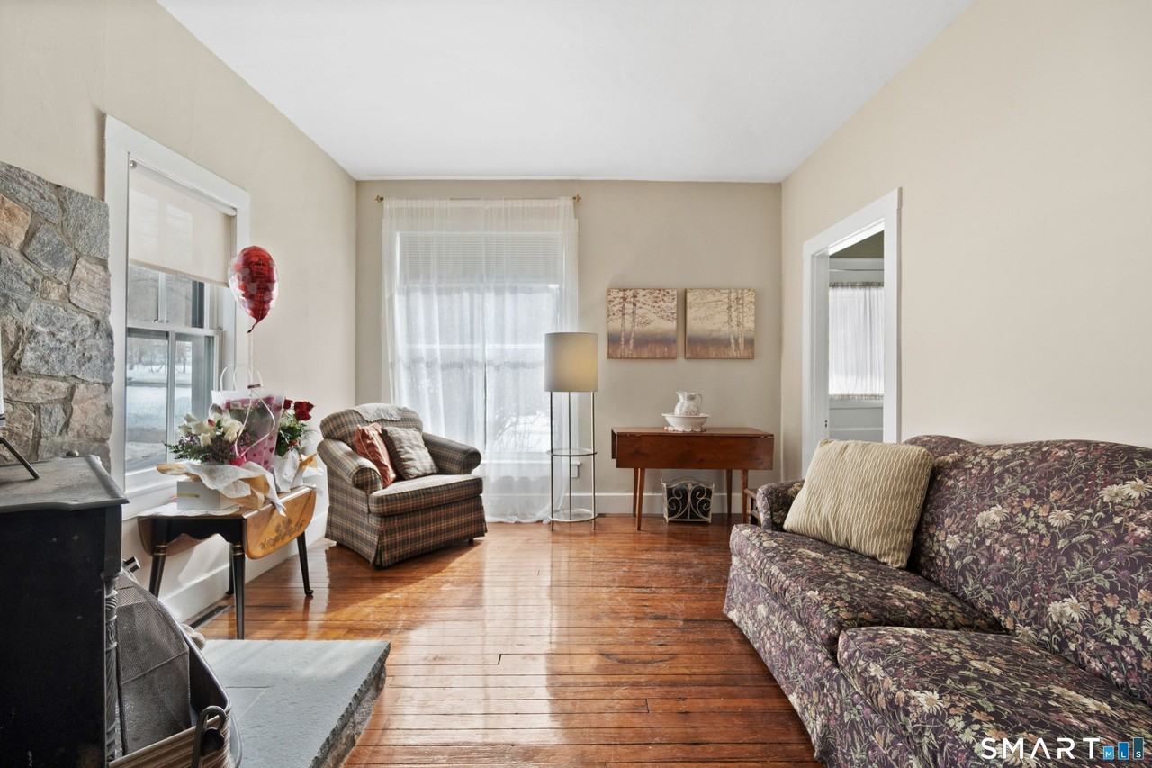 263 Seymour Rd - Photo 2 of 14