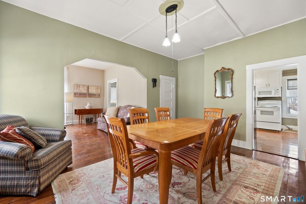 263 Seymour Rd - Photo 3 of 14