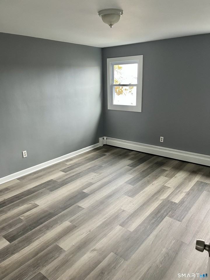 267 Sylvan St - Photo 4 of 10