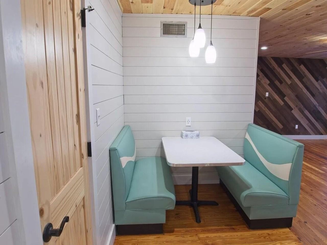 821 N Brett St - Photo 7 of 20