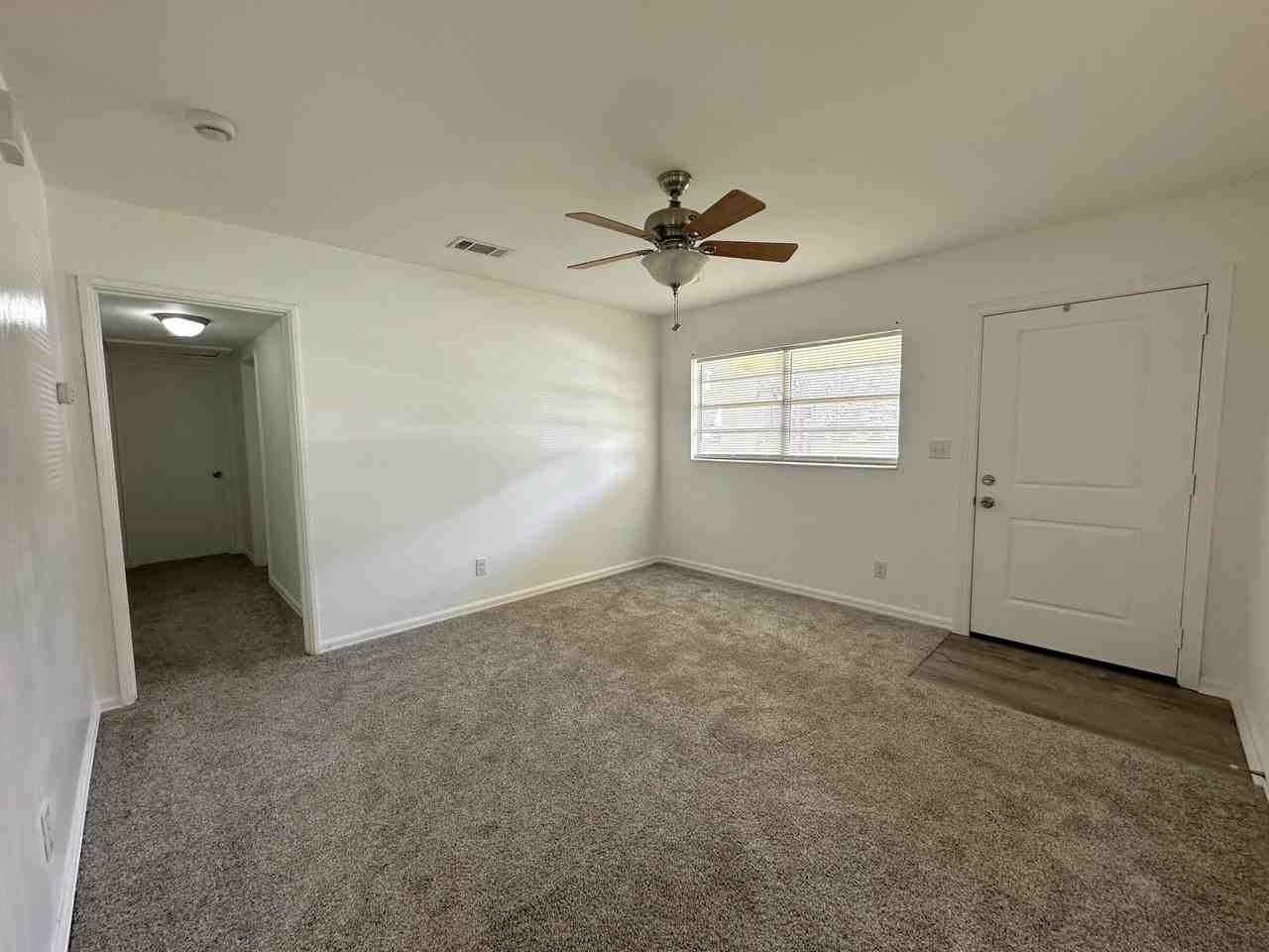 110 Tyner Dr - Photo 2 of 20