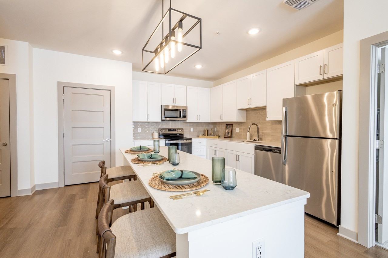 Allure Apartments LLC - Photo 4 of 35