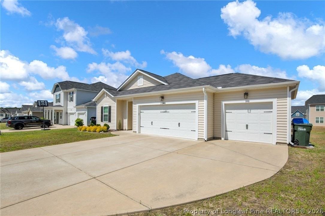 2346 Spinning Wheel Rd - Photo 3 of 36