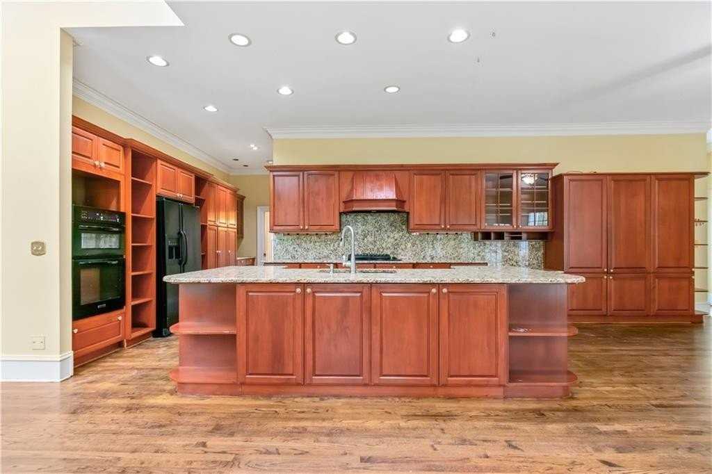 430 W Wesley Rd Nw - Photo 2 of 48