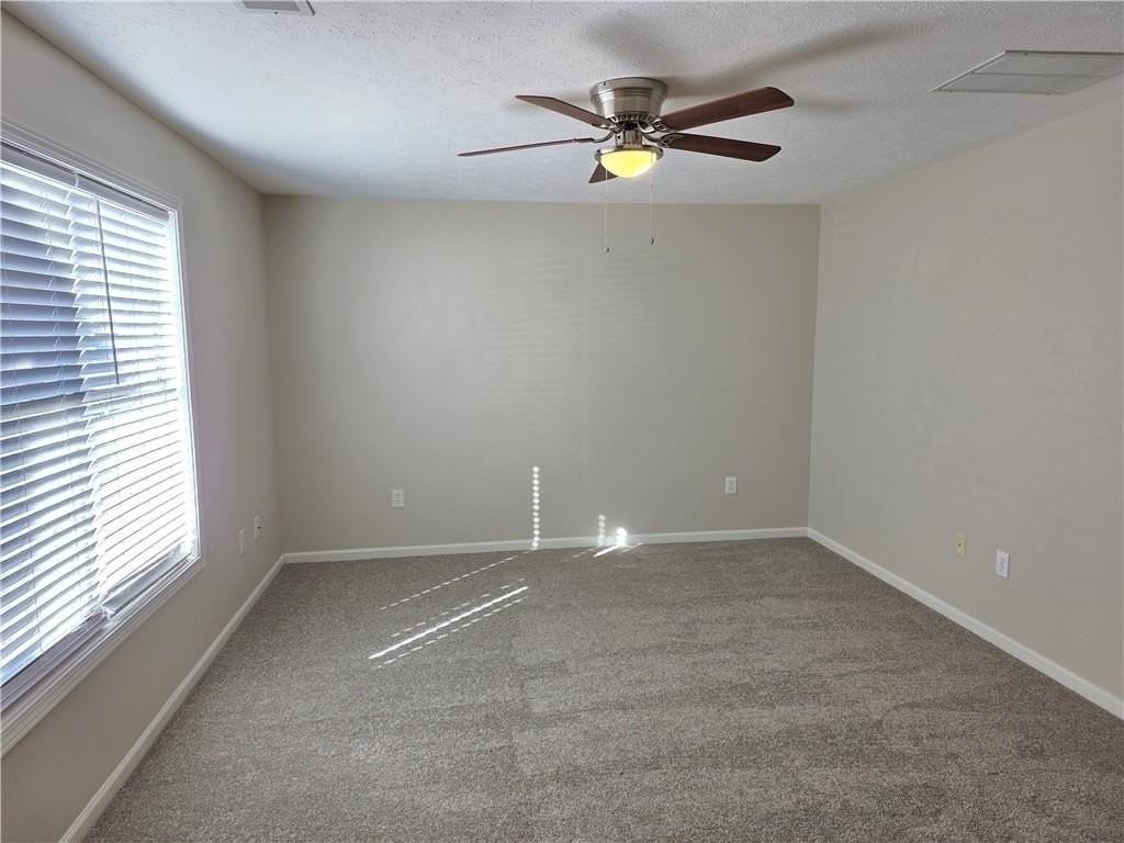 100 Rosehip Ln - Photo 3 of 11