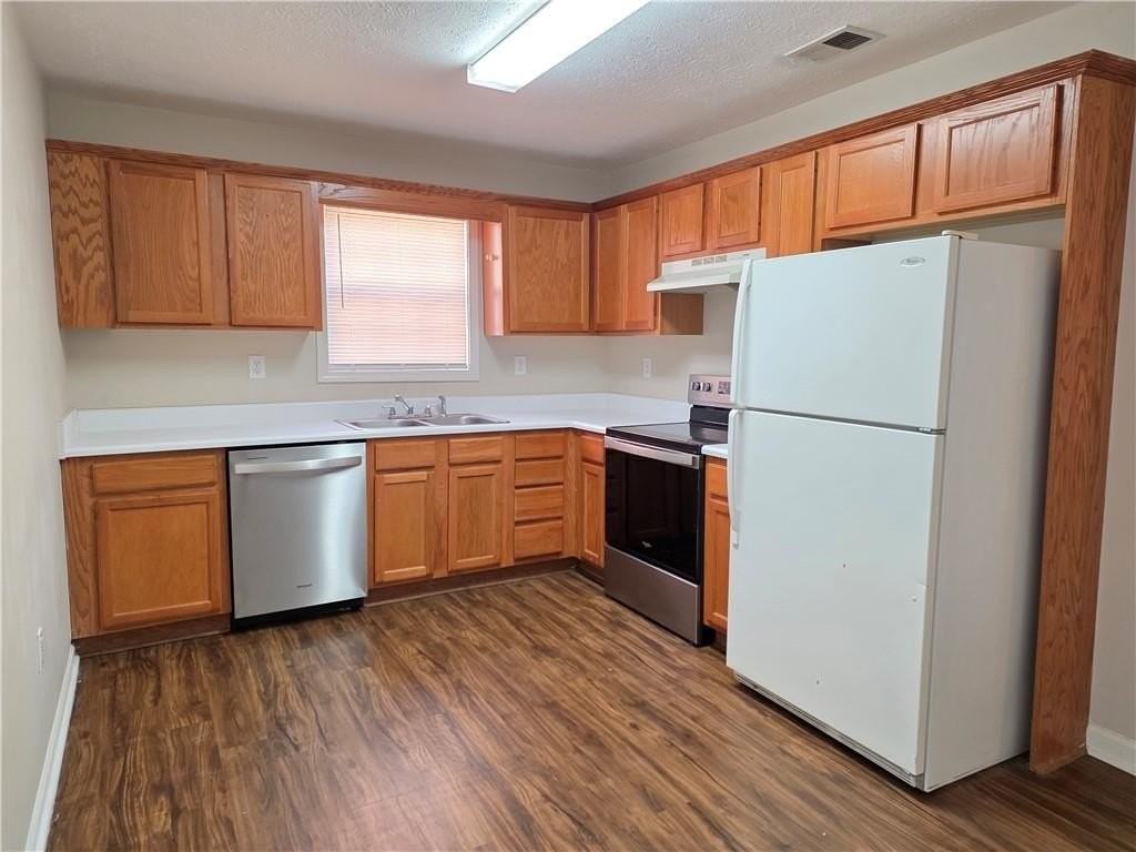 100 Rosehip Ln - Photo 4 of 11