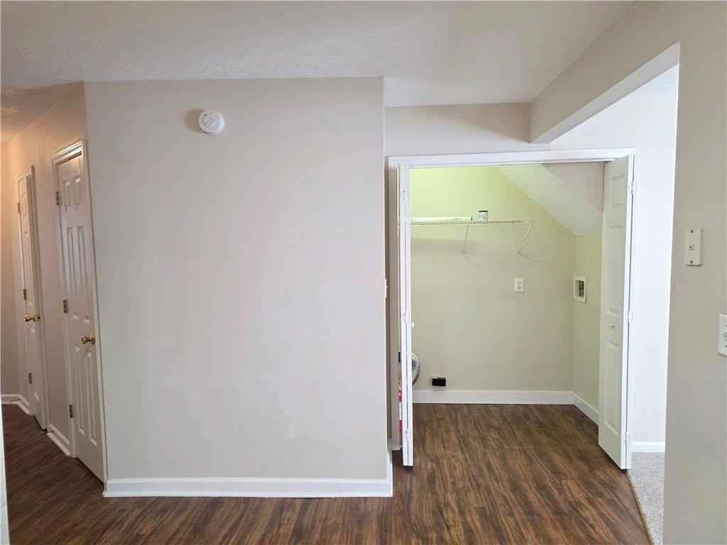 100 Rosehip Ln - Photo 5 of 11