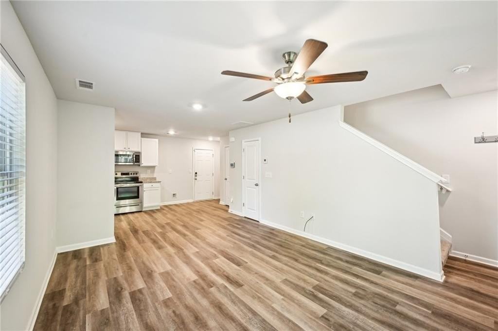 4437 Ben Hill Rd - Photo 6 of 39