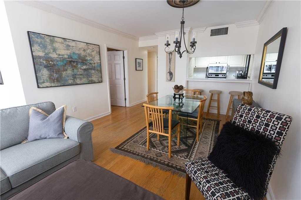 3481 Lakeside Dr Ne Apt 605 #605 - Photo 3 of 50